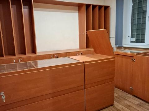 комерційна за адресою Куренівська вул., 21