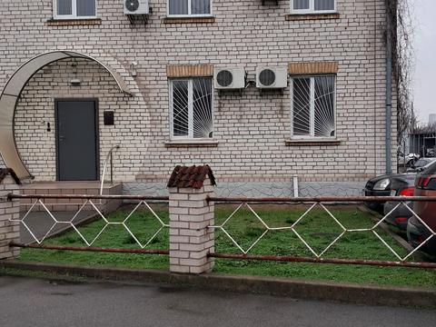 комерційна за адресою Куренівська вул., 21