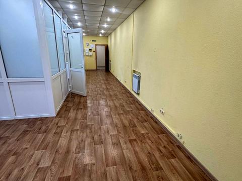 комерційна за адресою Куренівська вул., 21