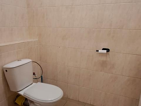 комерційна за адресою Куренівська вул., 21