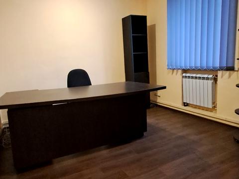 комерційна за адресою Куренівська вул., 21