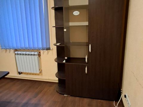 комерційна за адресою Куренівська вул., 21