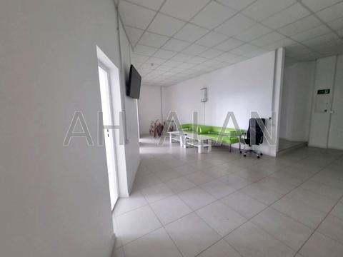 комерційна за адресою Кловський узвіз (Кловський), 7