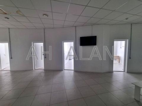 комерційна за адресою Кловський узвіз (Кловський), 7