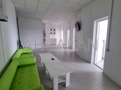 комерційна за адресою Кловський узвіз (Кловський), 7