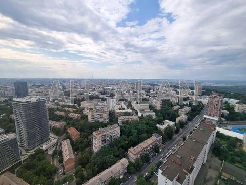 комерційна за адресою Кловський узвіз (Кловський), 7