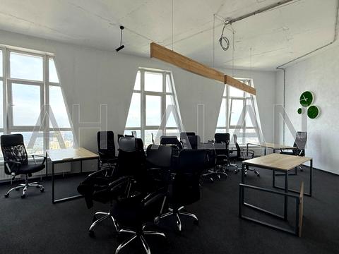 комерційна за адресою Кловський узвіз (Кловський), 7a