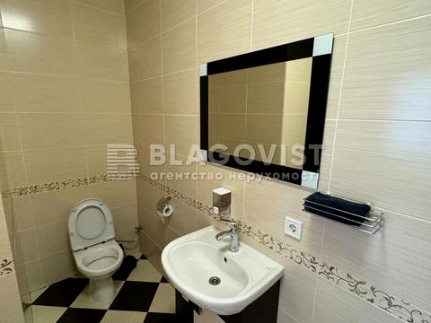 комерційна за адресою Жилянська вул., 120-Б