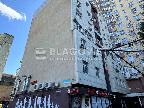 комерційна за адресою Жилянська вул., 120-Б