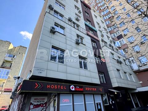 комерційна за адресою Жилянська вул., 120-Б