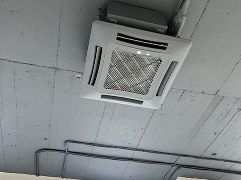 комерційна за адресою Іллінська вул., 8