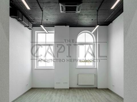 комерційна за адресою Іллінська вул., 8