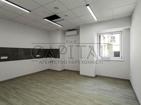 комерційна за адресою Іллінська вул., 8