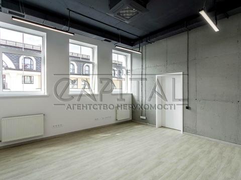 комерційна за адресою Іллінська вул., 8