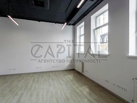 комерційна за адресою Іллінська вул., 8