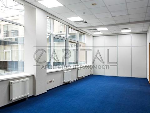 комерційна за адресою Іллінська вул., 8