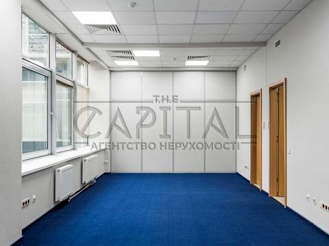 комерційна за адресою Іллінська вул., 8