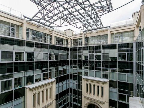 комерційна за адресою Іллінська вул., 8