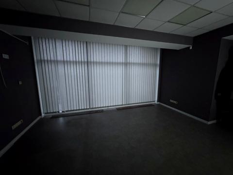 комерційна за адресою Дніпровська набережна вул., 13