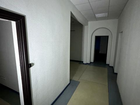 комерційна за адресою Дніпровська набережна вул., 13