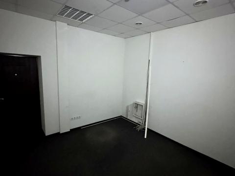 комерційна за адресою Дніпровська набережна вул., 13