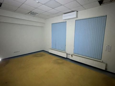 комерційна за адресою Дніпровська набережна вул., 13