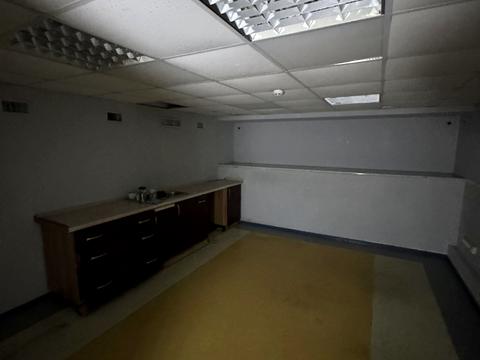 комерційна за адресою Дніпровська набережна вул., 13