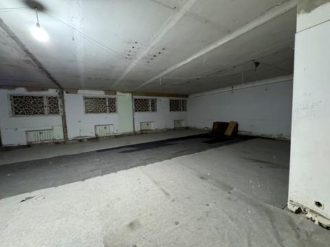 комерційна за адресою Дніпровська набережна вул., 13