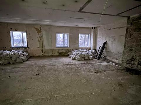 комерційна за адресою Дніпровська набережна вул., 13