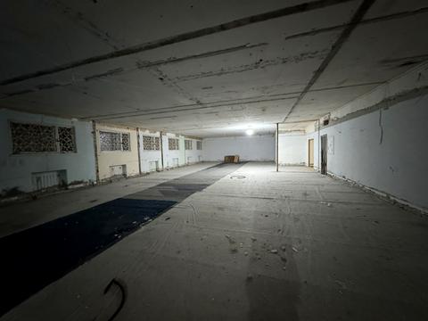 комерційна за адресою Дніпровська набережна вул., 13