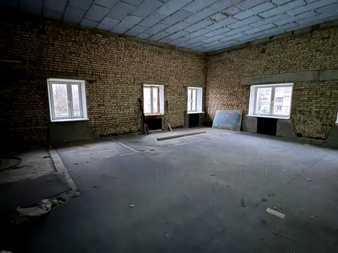 комерційна за адресою Дніпровська набережна вул., 13