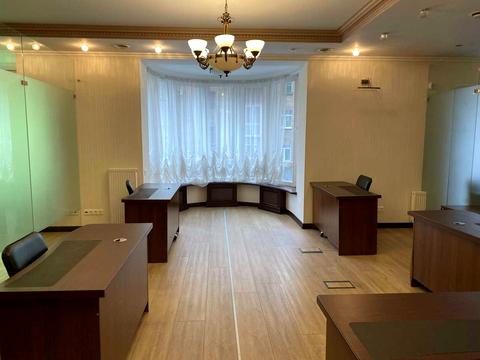 комерційна за адресою Інститутська вул., 18-А