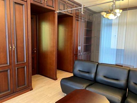 комерційна за адресою Інститутська вул., 18-А