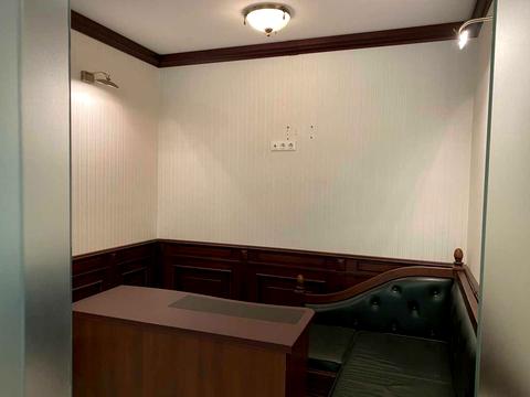 комерційна за адресою Інститутська вул., 18-А