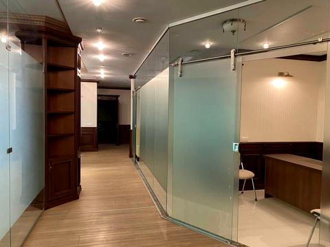 комерційна за адресою Інститутська вул., 18-А