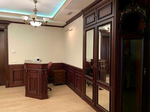 комерційна за адресою Інститутська вул., 18-А