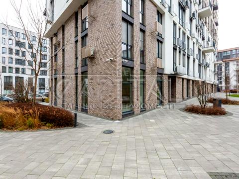 комерційна за адресою Салютна вул., 2б