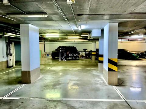 паркомісце за адресою Андрія Верхогляда вул. (Михайла Драгомирова), 3