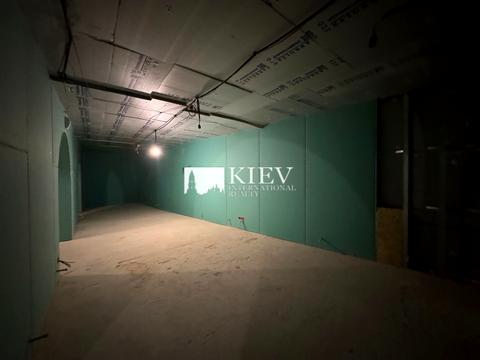 комерційна за адресою Михайлівська вул., 11