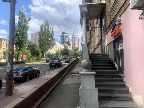 коммерческая по адресу Леси Украинки бульв., 6