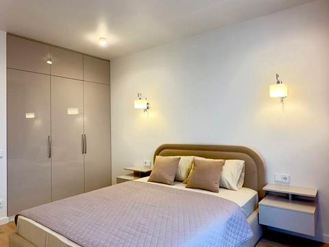 квартира за адресою Олександра Олеся вул., 8/17