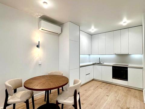 квартира за адресою Олександра Олеся вул., 8/17