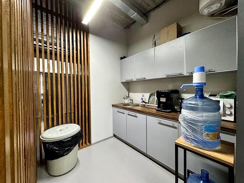 комерційна за адресою Ірининська вул., 5/24