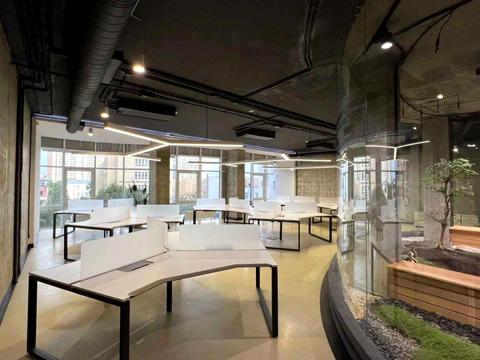 комерційна за адресою Євгена Коновальця вул. (Щорса), 32