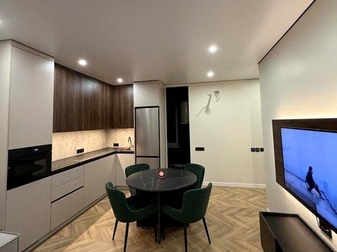 будинок за адресою с. Гатне, Абрикосова вул.