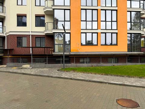 комерційна за адресою Радистів вул., 40-Г