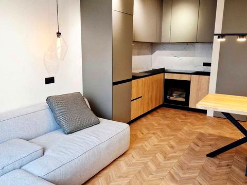 квартира за адресою Причальна вул., 14