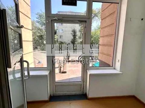 комерційна за адресою вул. Сікорського, 1