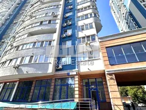 комерційна за адресою вул. Сікорського, 1