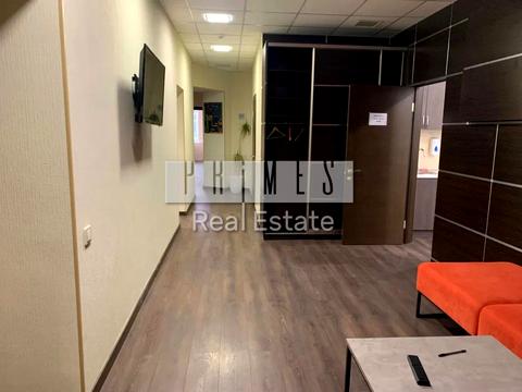 комерційна за адресою Володимирська вул., 6